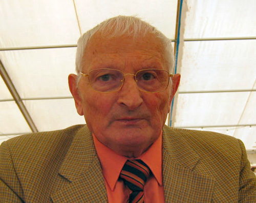 Mundart: ''Platt va jäster(en) on hökt''