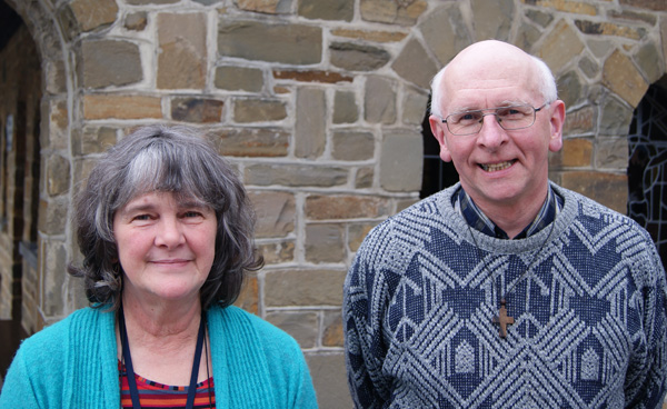 Eifeler Mundart: Jungfrau der Armen in Banneux