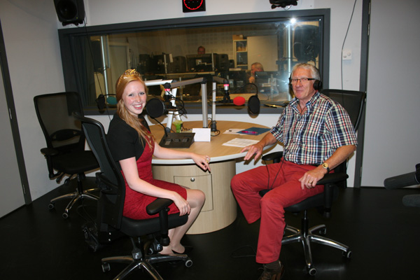 Eifeler Mundart mit Weinkönigin Julia Bertram