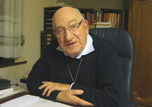 Eifeler Mundart: Im Gespräch mit Pastor Aachen