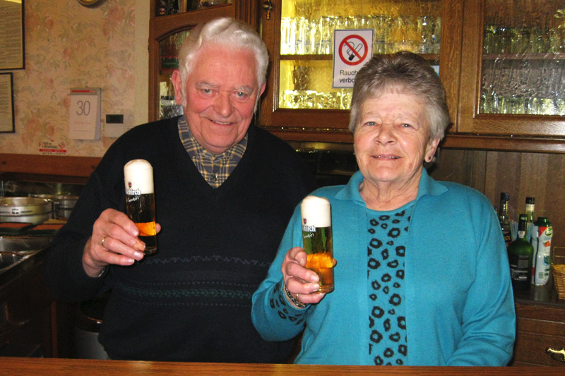 Eifeler Mundart: 50 Jahre Café ''Gennen-Gillessen'' in Maldingen