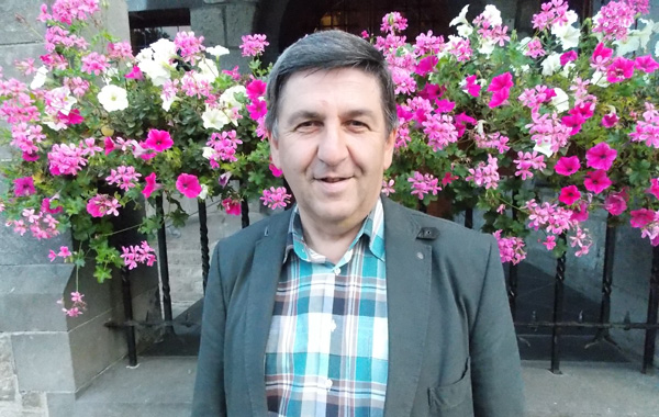 Eifeler Mundart: Rund um den Wald