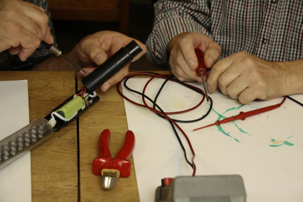 Eifeler Mundart: Reparatur-Treff in St.Vith