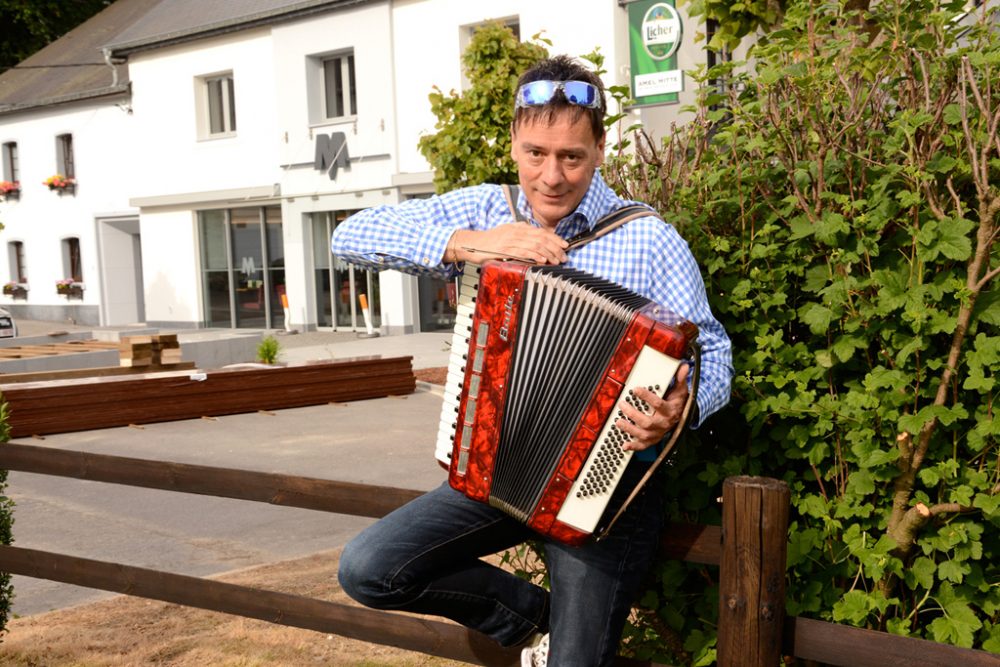 Eifeler Mundart: Weltenbummler und Gastronom Horst Mertes