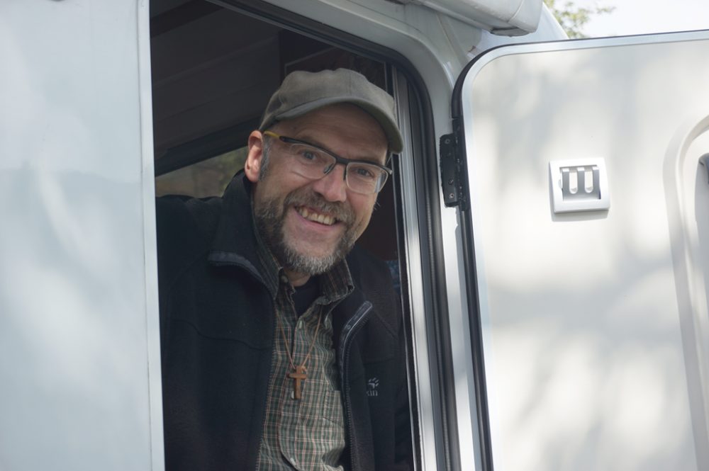 Eifeler Mundart: Seelsorge aus dem Wohnmobil