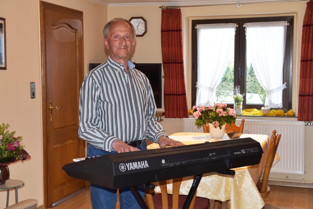 Eifeler Mundart: Alleinunterhalter Werner Leyens