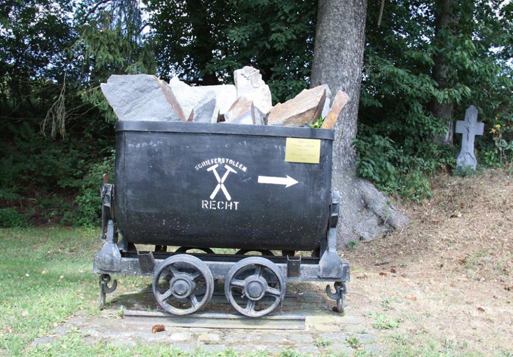 Eifeler Mundart: VoG Schieferstollen Recht und AGR Triangel - Zukunftsorientierte Zusammenarbeit.