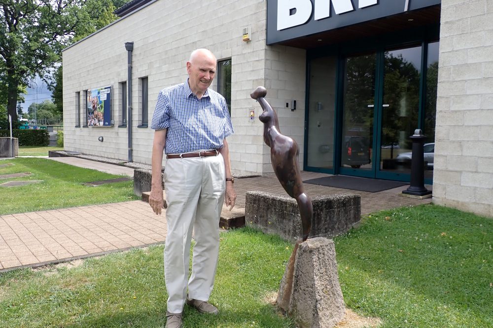 Eupener Mundart: ''Vi saluto tutti'', zu Deutsch: ''Ich begrüße Sie alle''