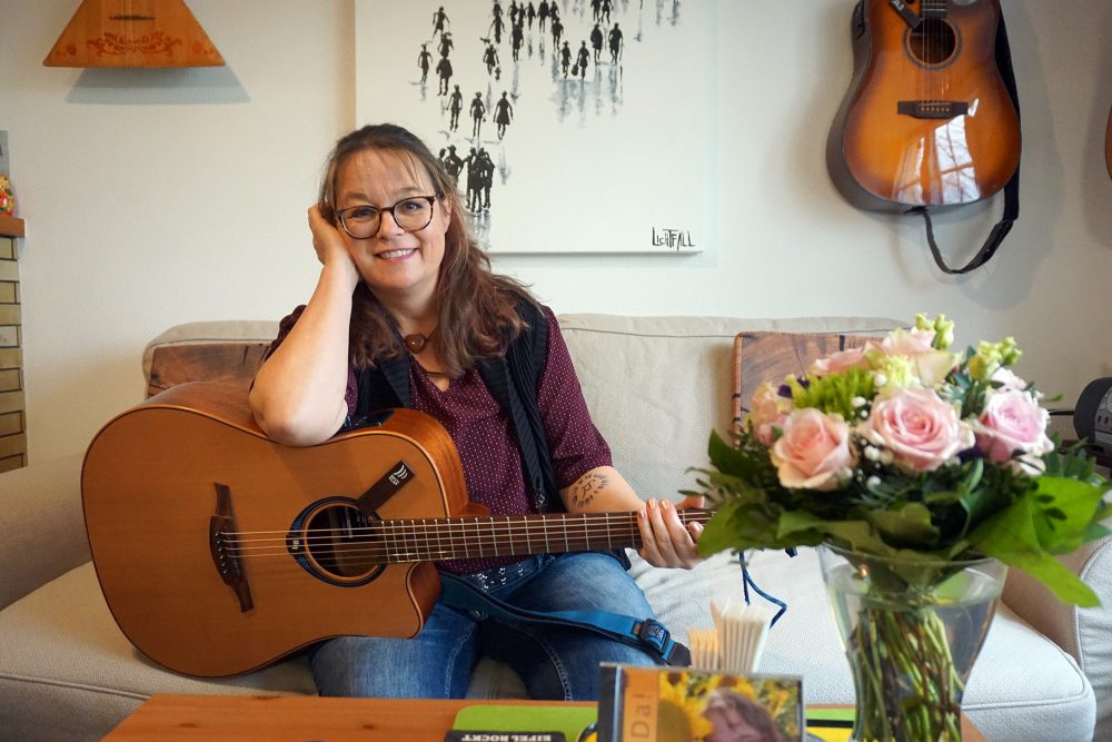 Eifeler Mundart: Sylvia Nels schreibt Lieder in Eifeler Mundart